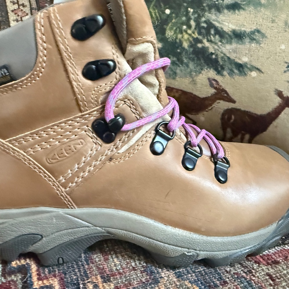 KEEN "Pyrenees" Never Worn NWT Hiking Boots - Picture 7 of 10